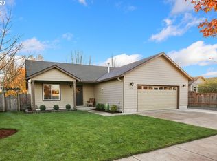 674 Erica Pl, Harrisburg, OR 97446