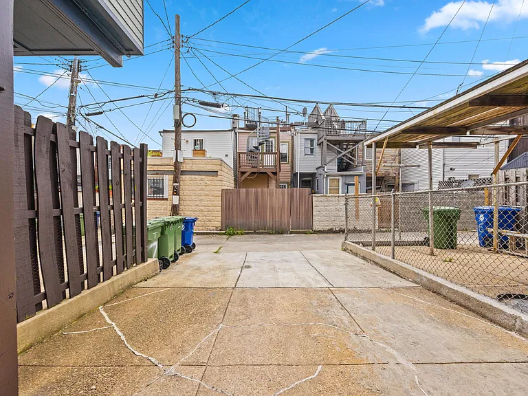 4 N Curley St — Photo 26