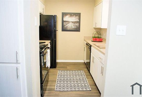 5th image of 8710 Datapoint Dr APT 7802