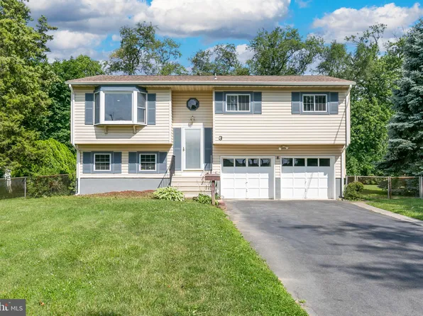 3 Seeley Dr, Westampton, NJ 08060