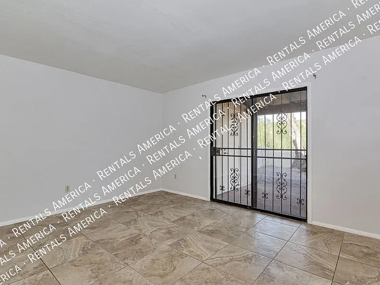 5342 N Camino De La Culebra — Photo 10