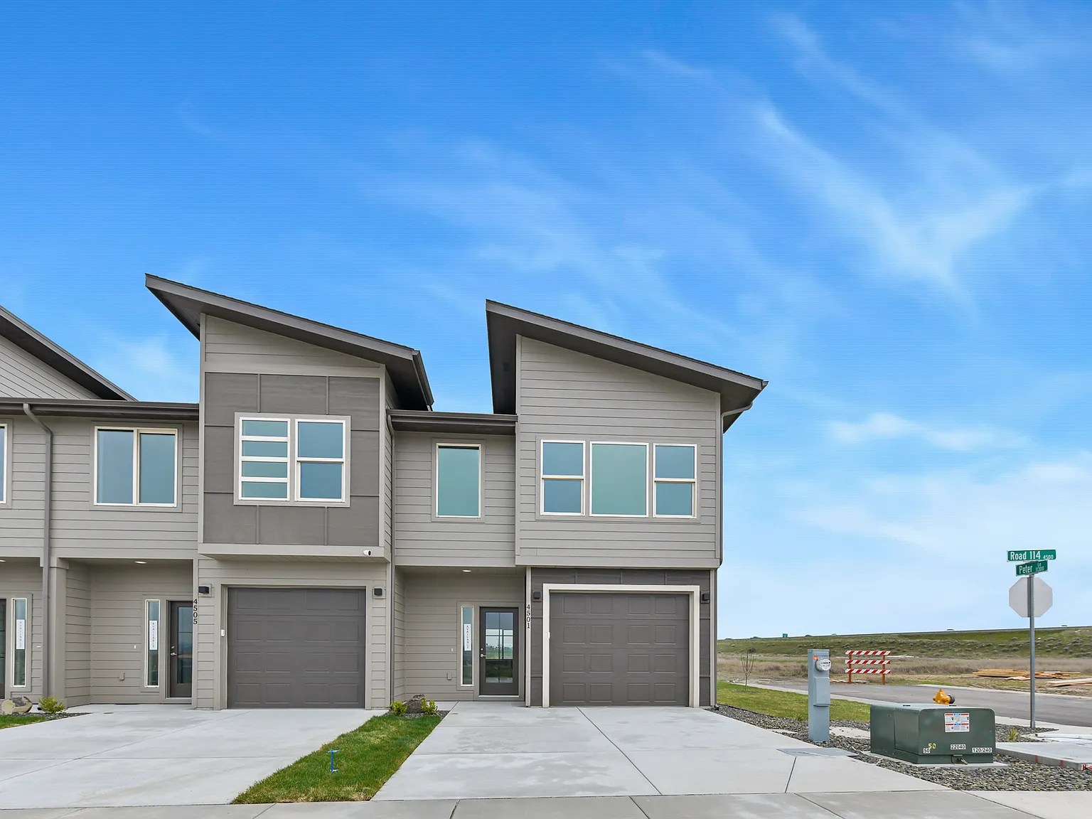 3 bed, 2.5 bath, 1651 sqft, $2,295 — Photo 1