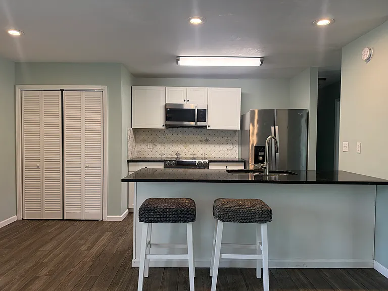 380 E Pike Rd — Photo 16