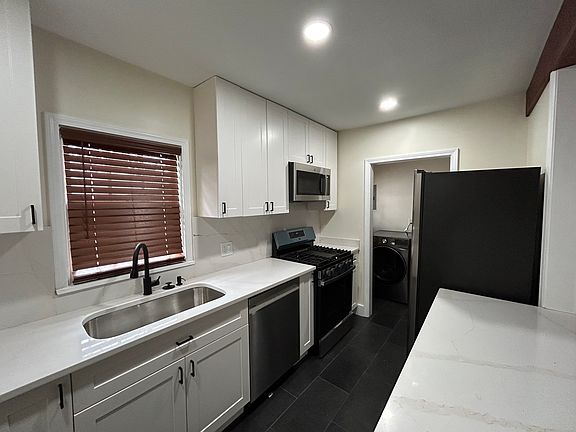 5th image of 234 Palisade St