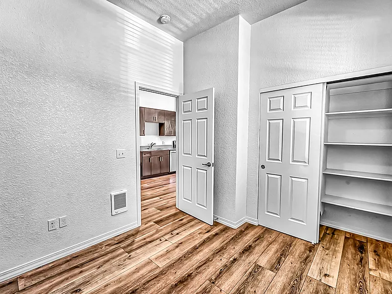 580 1st Ave N #206 — Photo 18