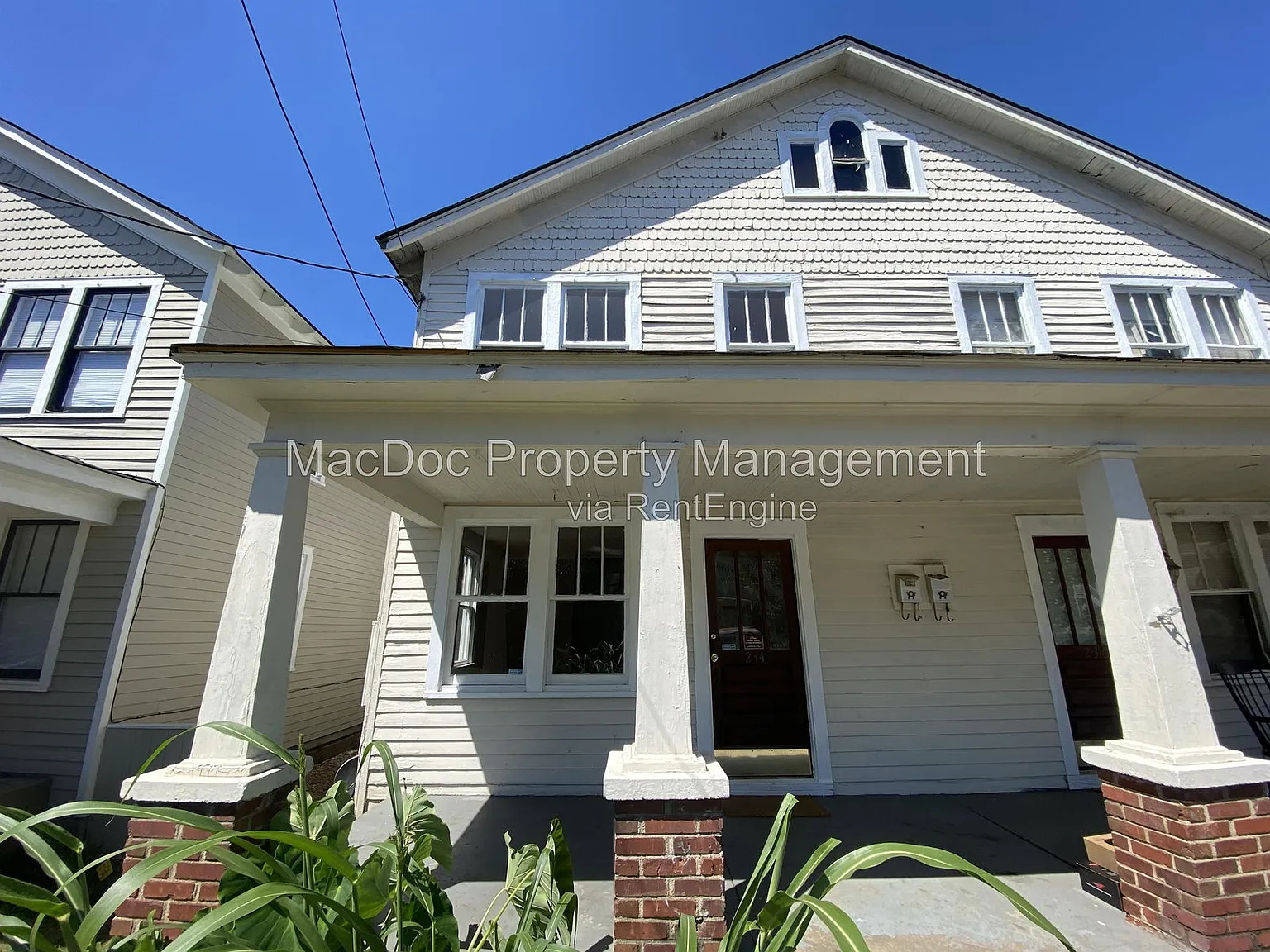 2 bed, 1.0 bath, 1048 sqft, $1,745 — Photo 2