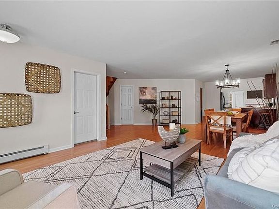2nd image of 405 Plover Ct