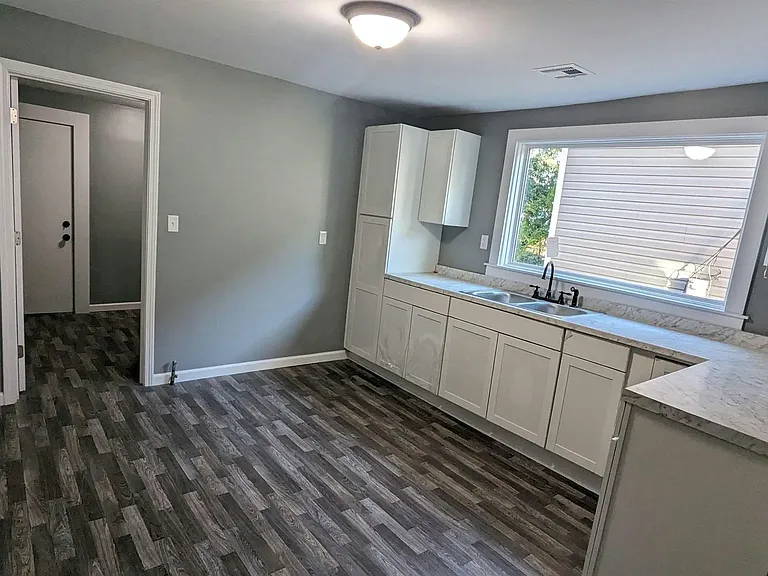 412 Constitution St — Photo 3