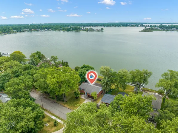 1095 James K Blvd, Pontiac, MI 48341