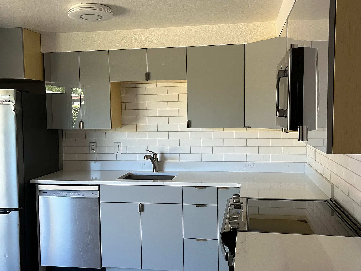 2 bed, 1000 sqft, $1,950 — Photo 2
