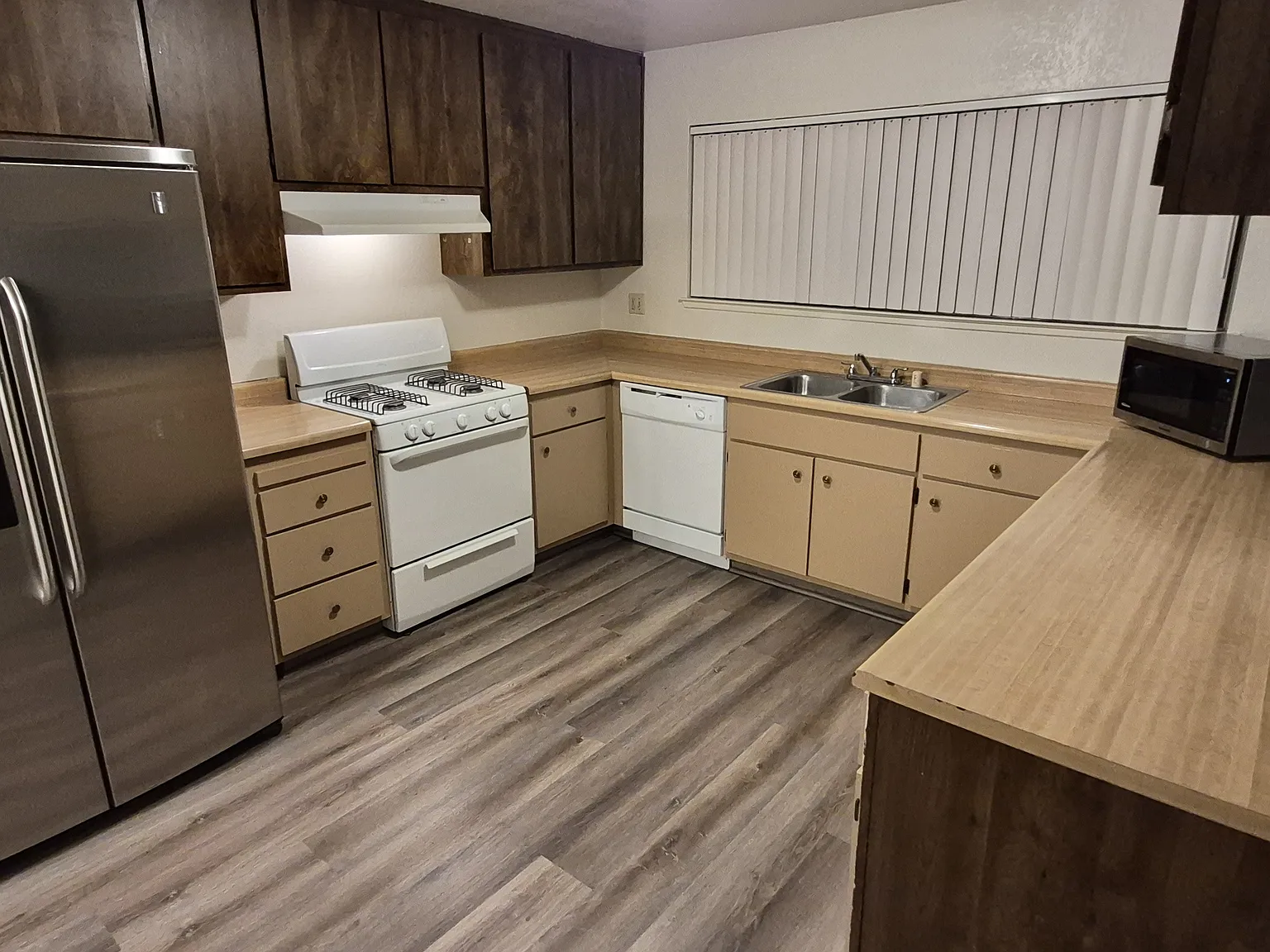 9458 Roseburg Ct — Photo 3