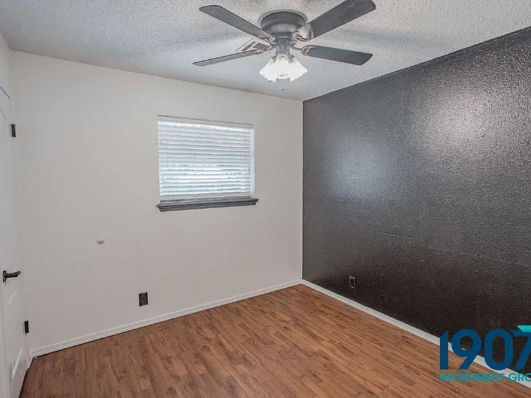 1618 Village Dr — Photo 14