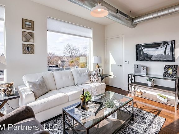 3rd image of 2617 W Girard Ave APT 5B