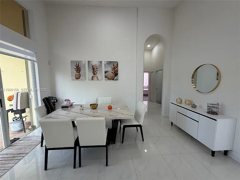 2330 SW 132nd Way — Photo 7