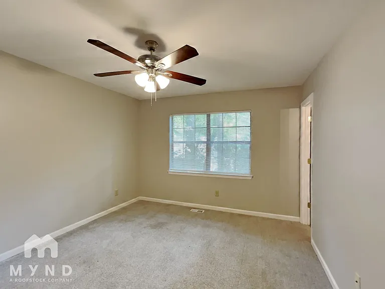 4020 Hudson Dr — Photo 8