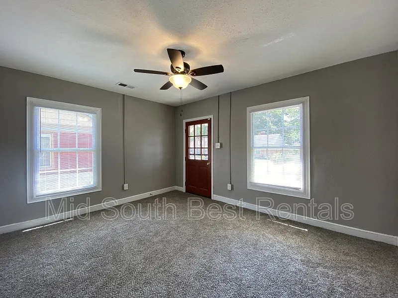 Building Photo - 2300 Poe Ave