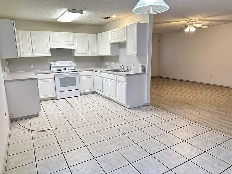 604 Kline Ave #B — Photo 9