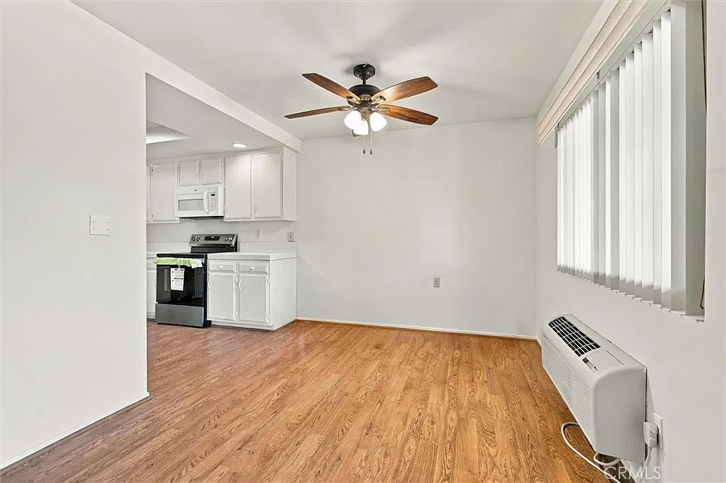 2 bed, 1145 sqft, $2,700 — Photo 3