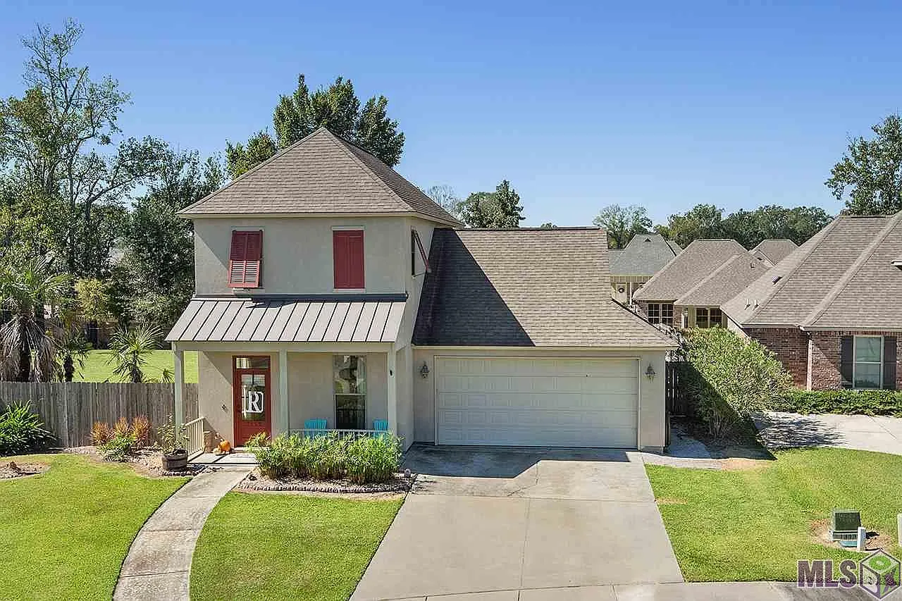 4 bed, 2.5 bath, 1920 sqft, $2,400 — Photo 1