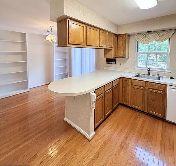 45572 Whitcomb Sq — Photo 8