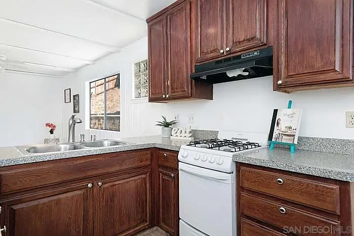 Hillward St, Escondido — Photo 1