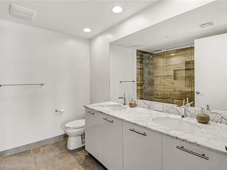 3000 Oasis Grand Blvd #606 — Photo 20