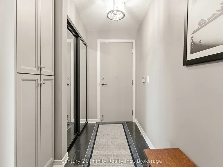 340 Watson St W #510 — Photo 7
