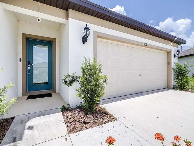1050 Michelangelo Ln — Photo 3