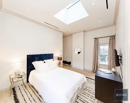 Rented by Bond New York | media 6