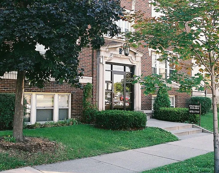 Balfour Apartments — Photo 2