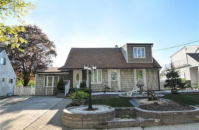 1st image of 185 Gailmore Dr