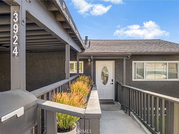 2nd image of 3924 Dwiggins St