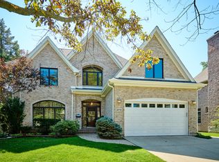 2711 Orchard Ln, Wilmette, IL 60091