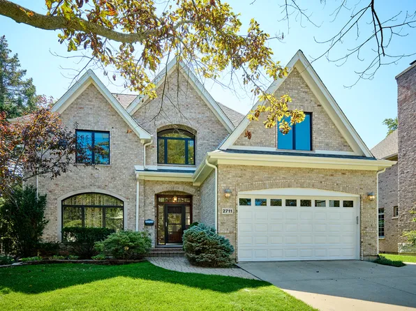 2711 Orchard Ln, Wilmette, IL 60091