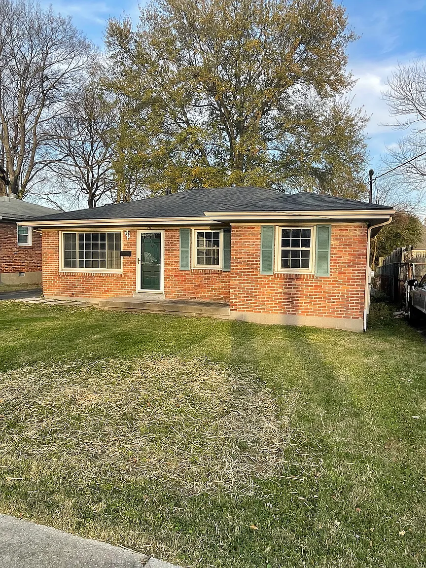 411 Lyndon Ln photo 1