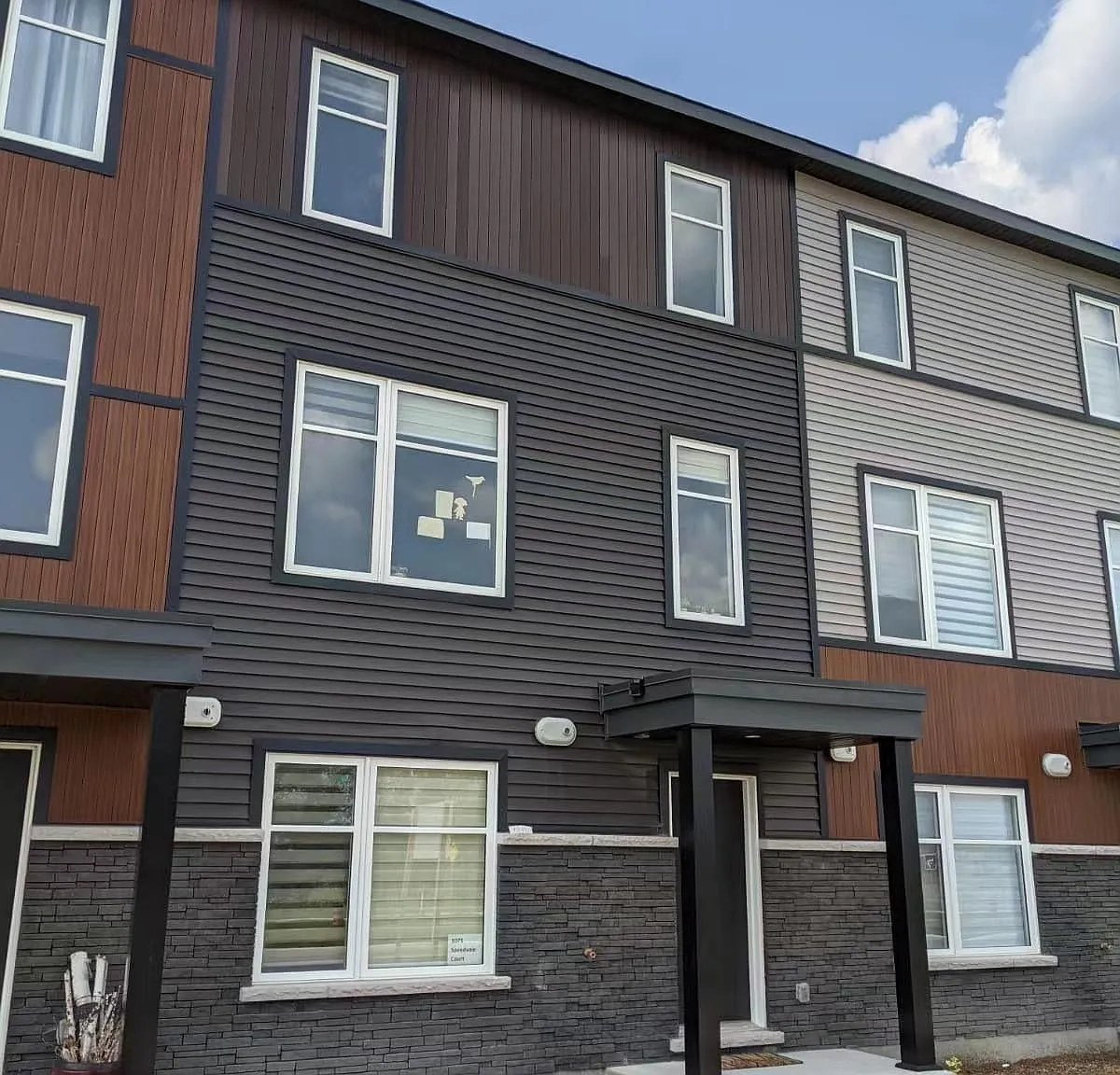 3 bed, $3,000 — Photo 1