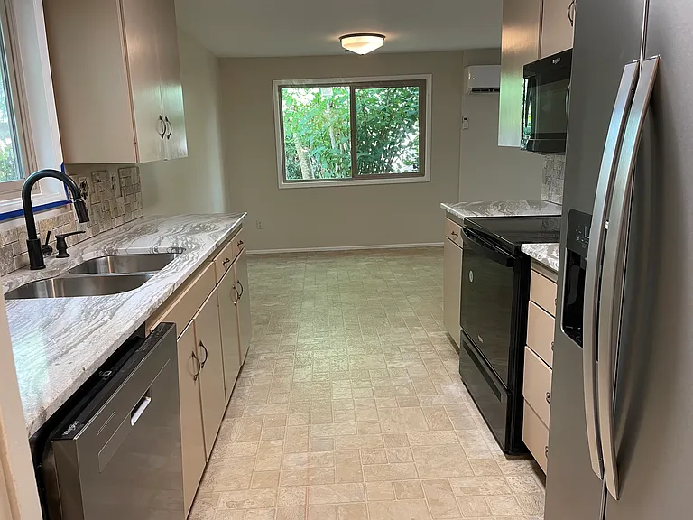 1321 NW 23rd St — Photo 3