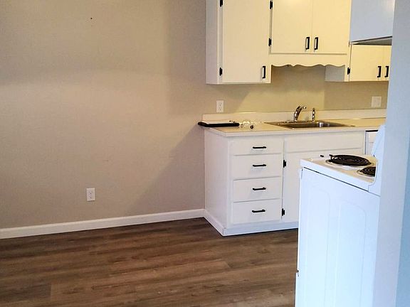 5th image of 2100 Eldridge Ave APT 1
