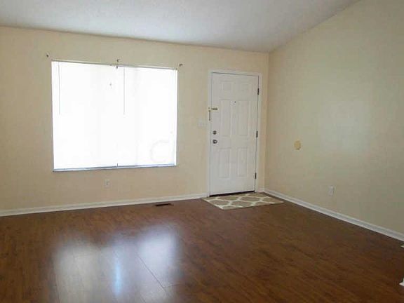 4th image of 5921 Meadowhurst Way