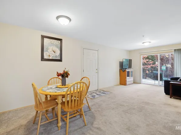3323 N Lakeharbor Ln APT 107, Boise, ID 83703