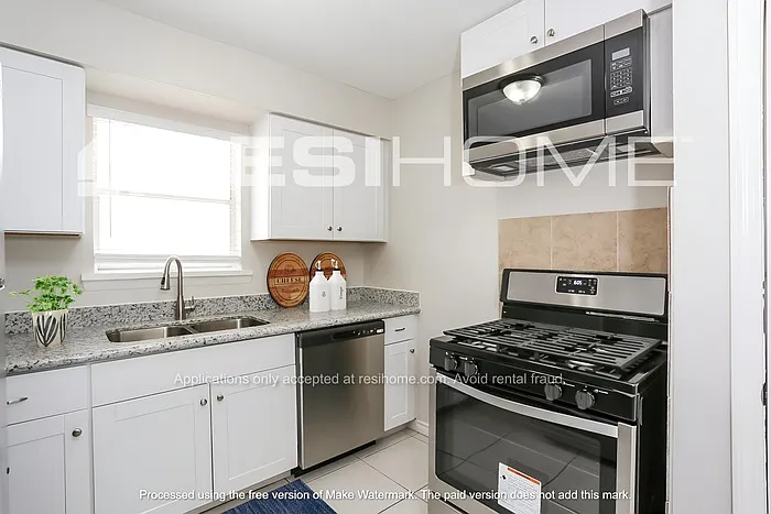 Building Photo - 8906 Klondike St