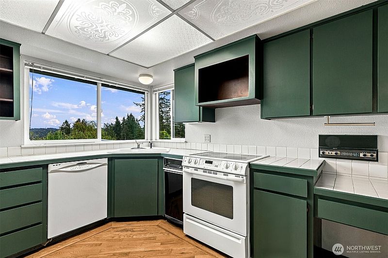 5th image of 15862 36th Avenue NE
