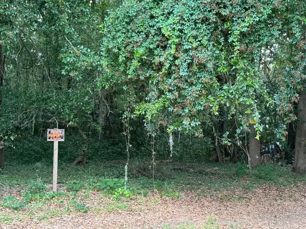 187 Little Orange Lake Dr, Hawthorne, FL 32640