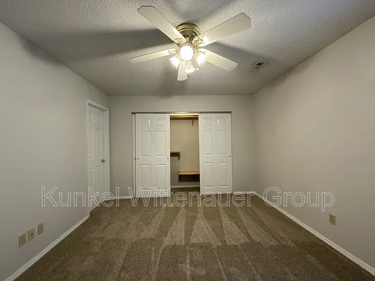 932 Evan Dr — Photo 12