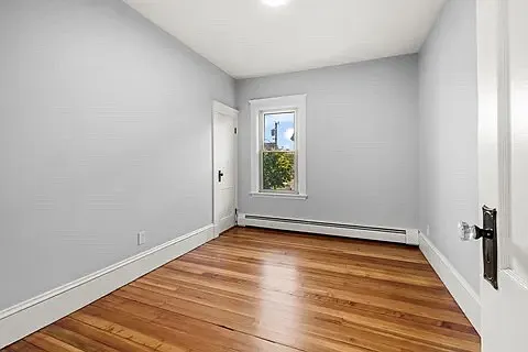 29 Winsper St #2 — Photo 10