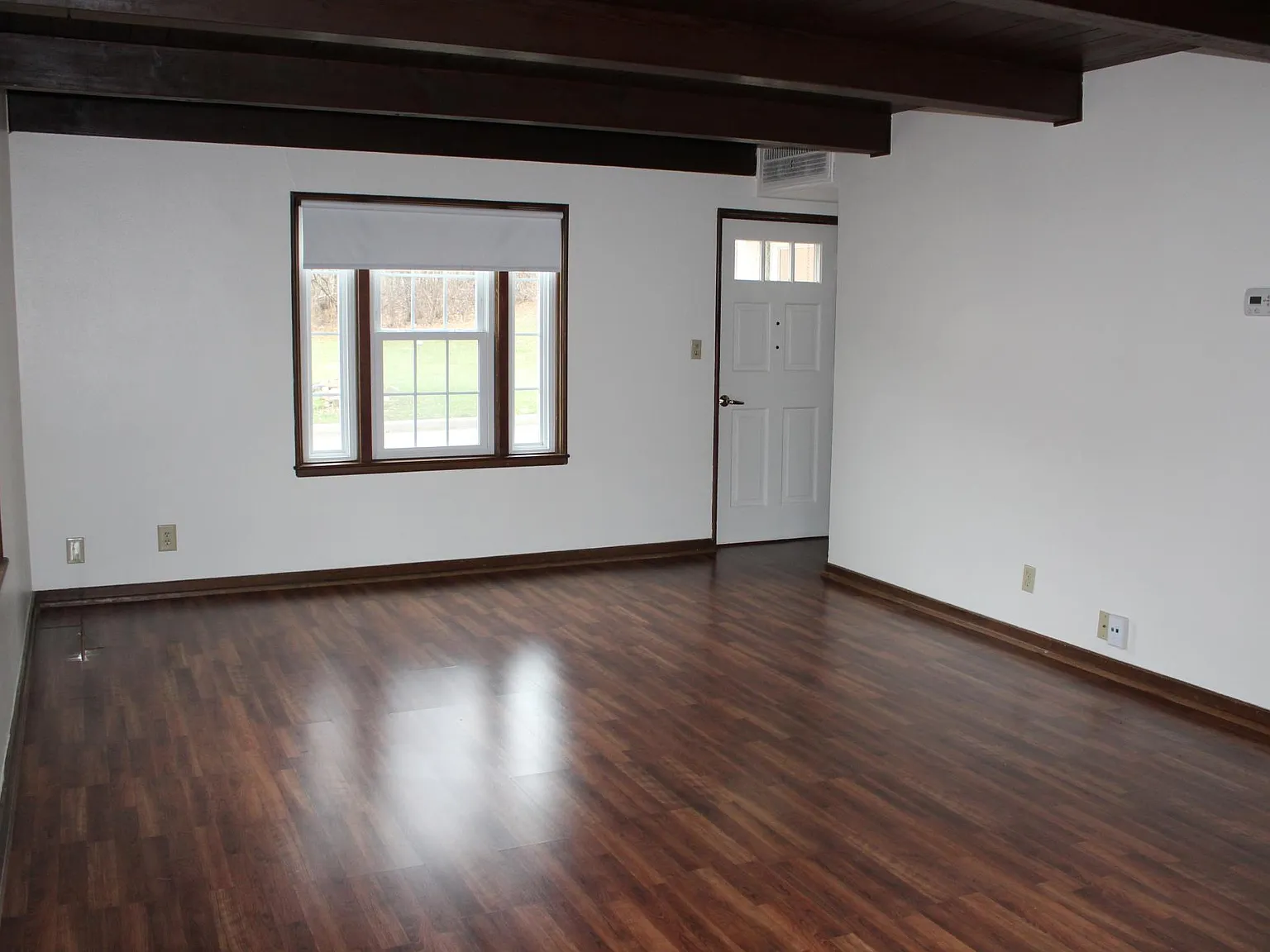 2 bed, 1.5 bath, 1300 sqft, $1,500 — Photo 3