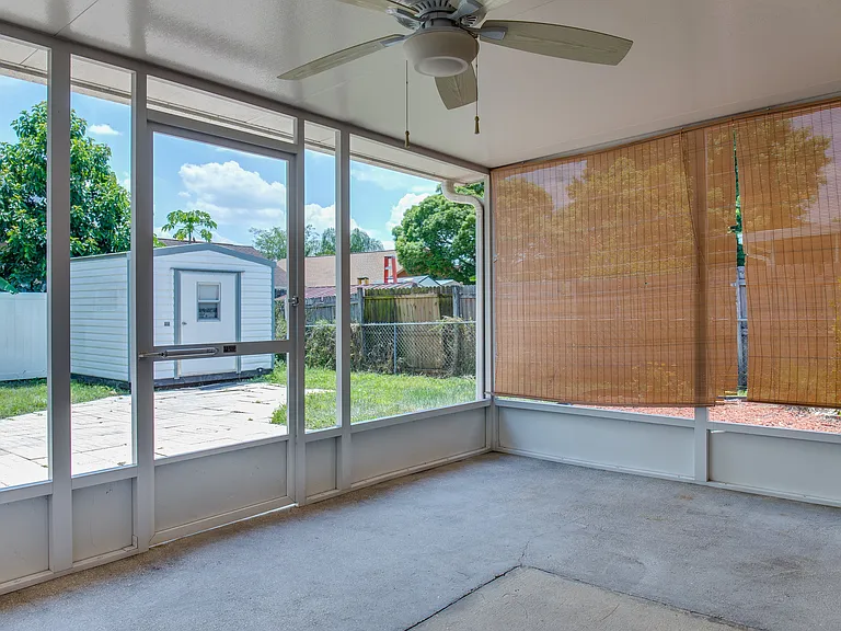 9928 Dean Cove Ln — Photo 15