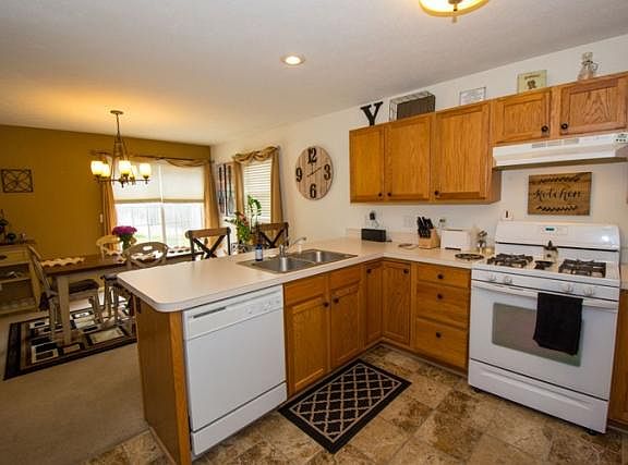 3rd image of 4020 Pelican Way
