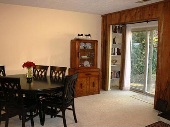 2nd image of 1 Jersey Cir