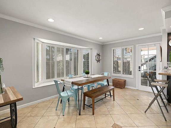 Lots of natural light; bay windows